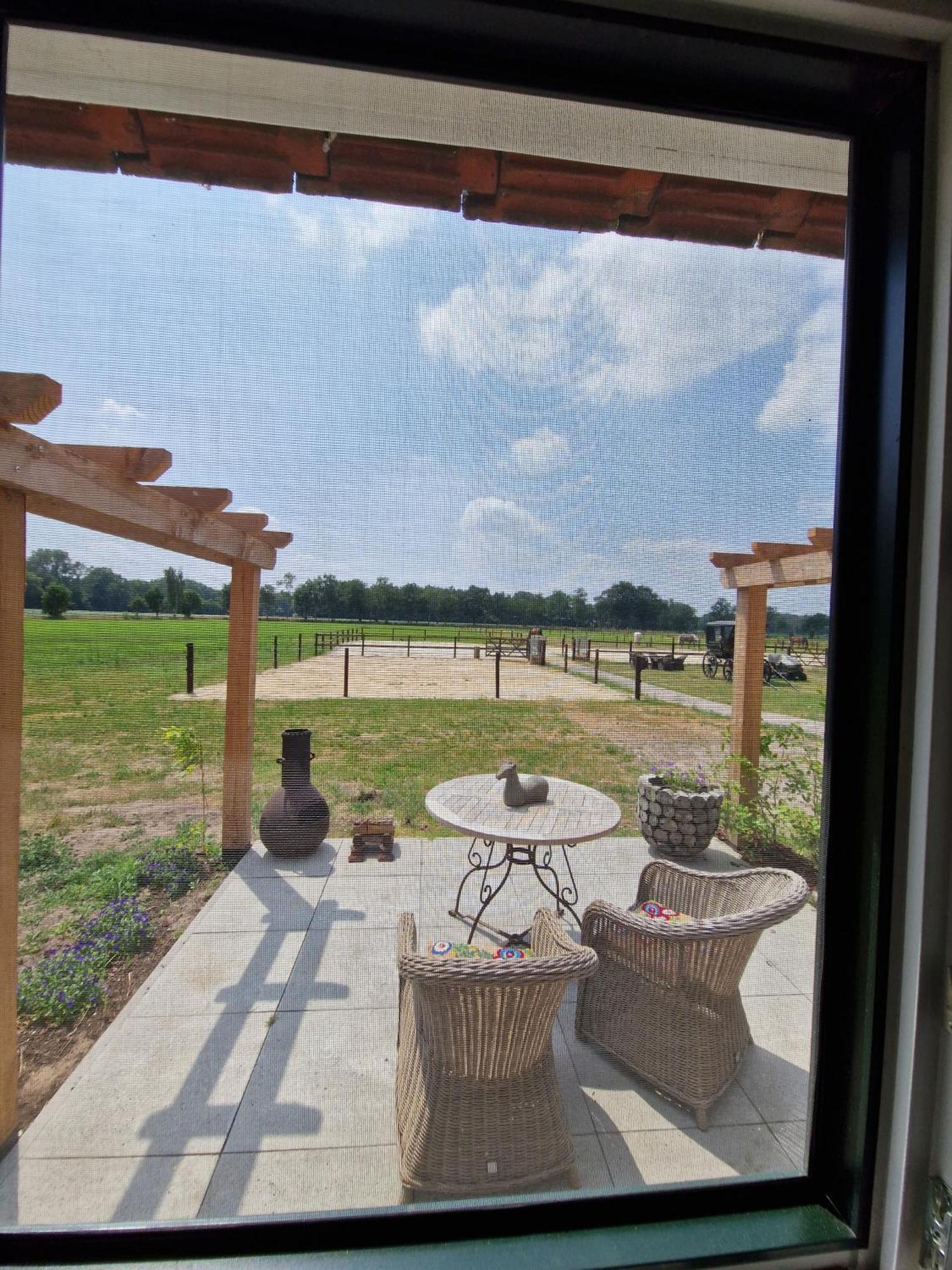 Bed & Breakfast Hoeve Happiness - Ontbijt Inbegrepen - Wellness Aanwezig Voorthuizen Exterior photo