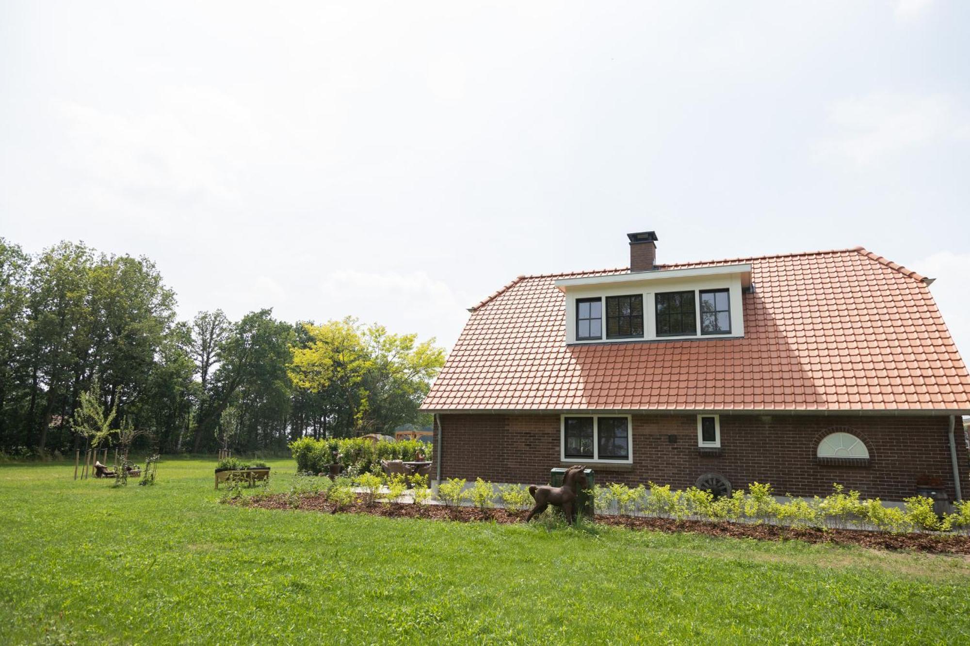 Bed & Breakfast Hoeve Happiness - Ontbijt Inbegrepen - Wellness Aanwezig Voorthuizen Exterior photo