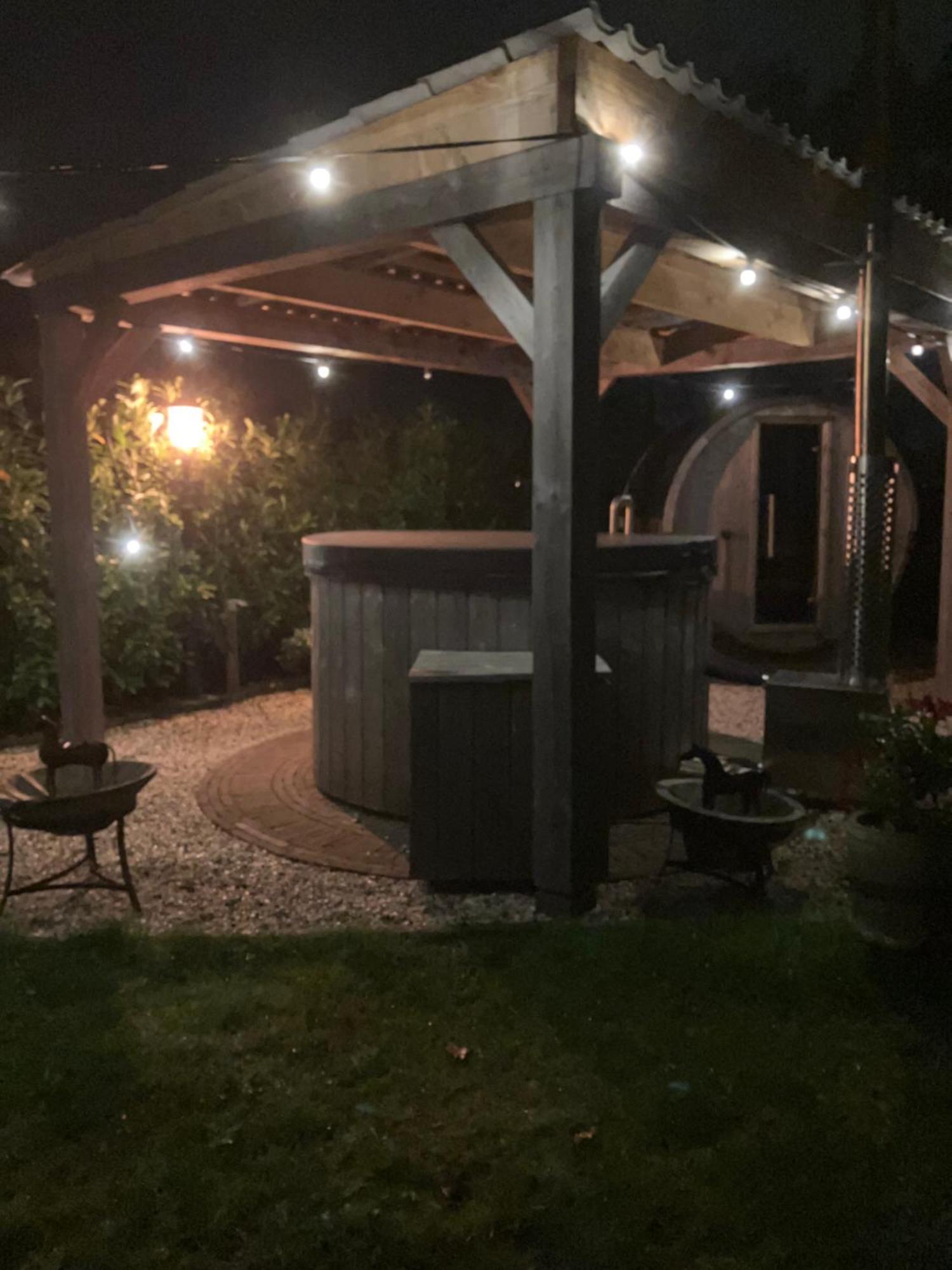 Bed & Breakfast Hoeve Happiness - Ontbijt Inbegrepen - Wellness Aanwezig Voorthuizen Exterior photo