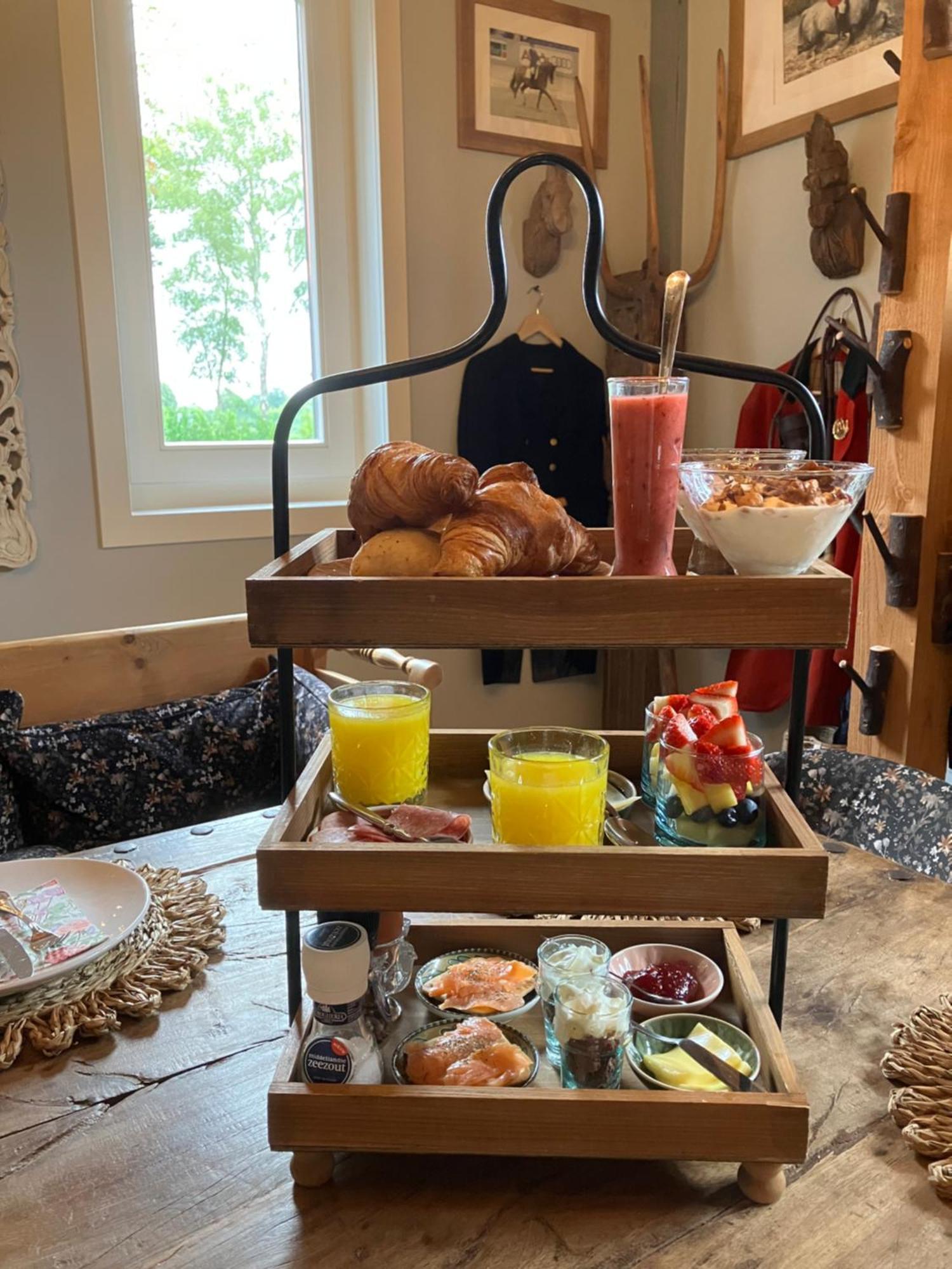 Bed & Breakfast Hoeve Happiness - Ontbijt Inbegrepen - Wellness Aanwezig Voorthuizen Exterior photo