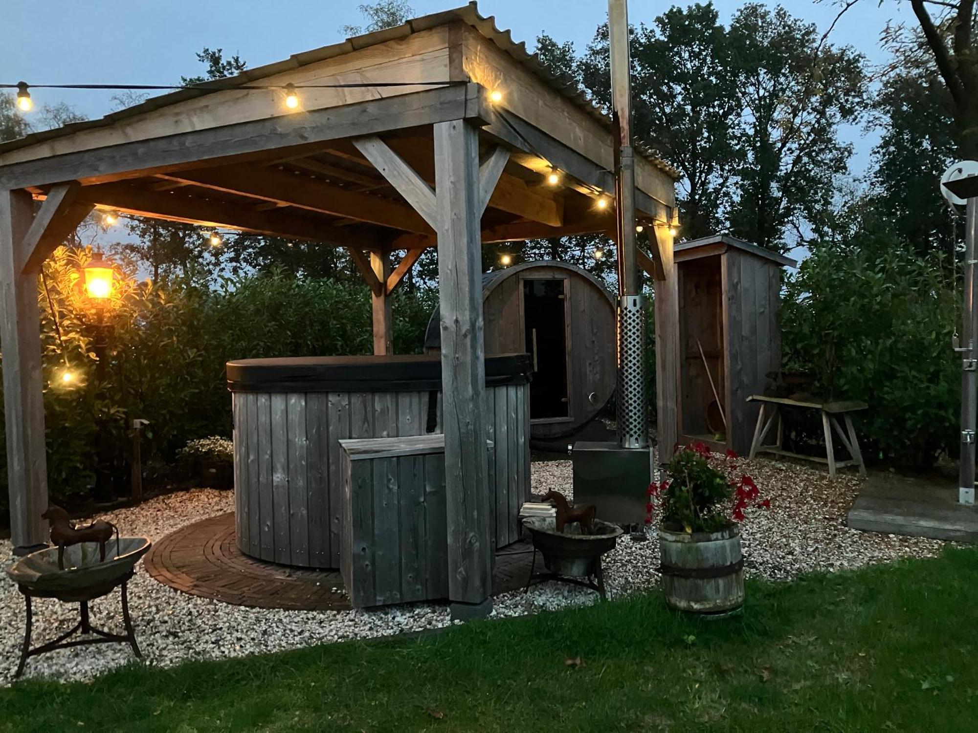 Bed & Breakfast Hoeve Happiness - Ontbijt Inbegrepen - Wellness Aanwezig Voorthuizen Exterior photo